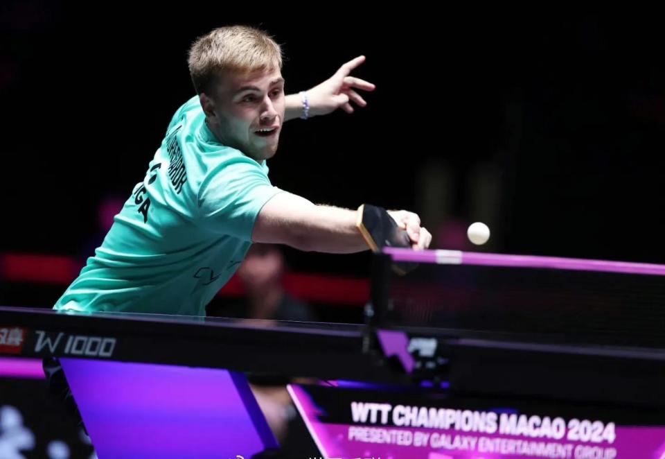 社会问题的 社会问题的