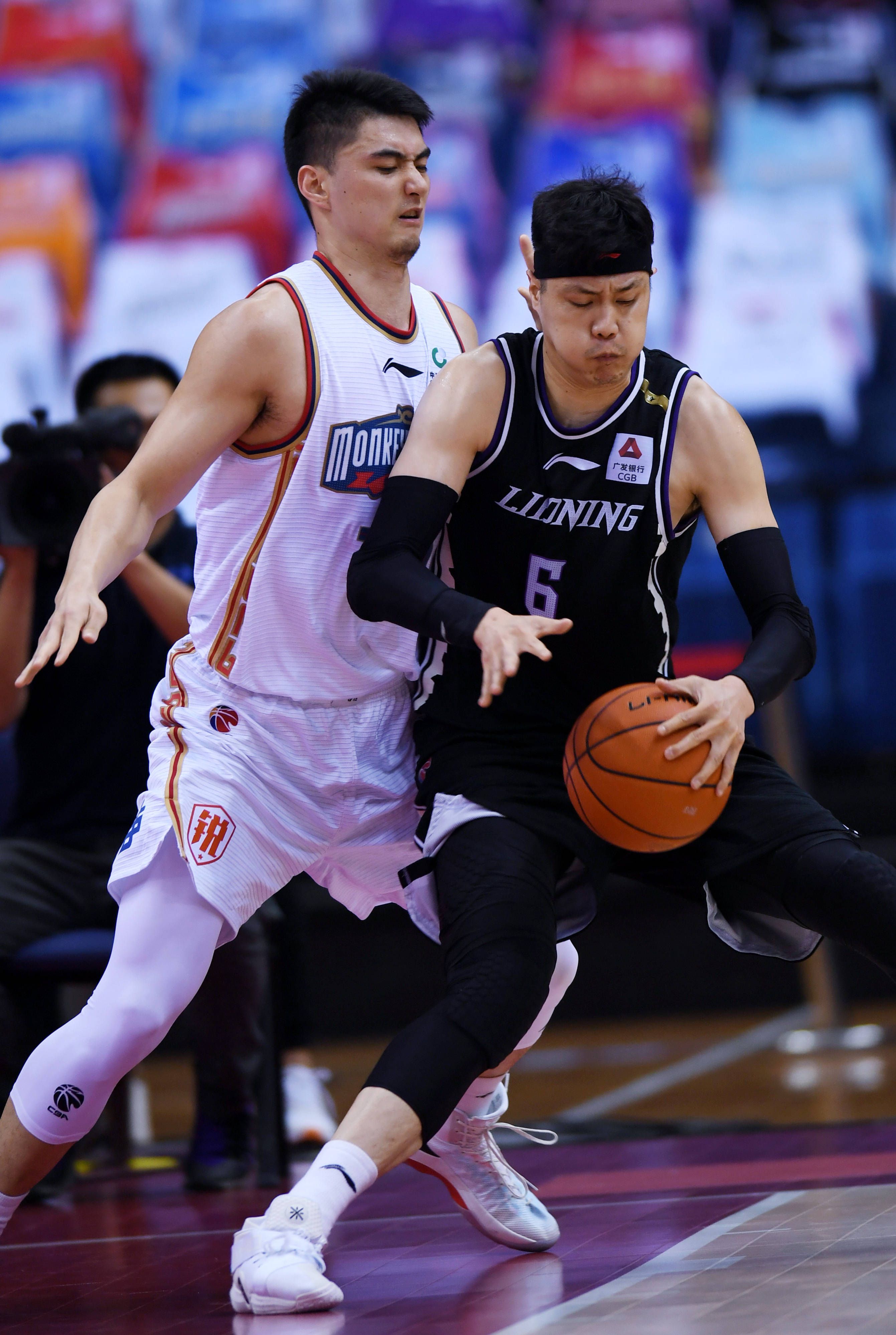 上出现波动 上出现波动